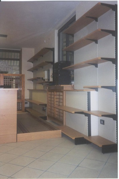arredamento abbigliamento e scarpe